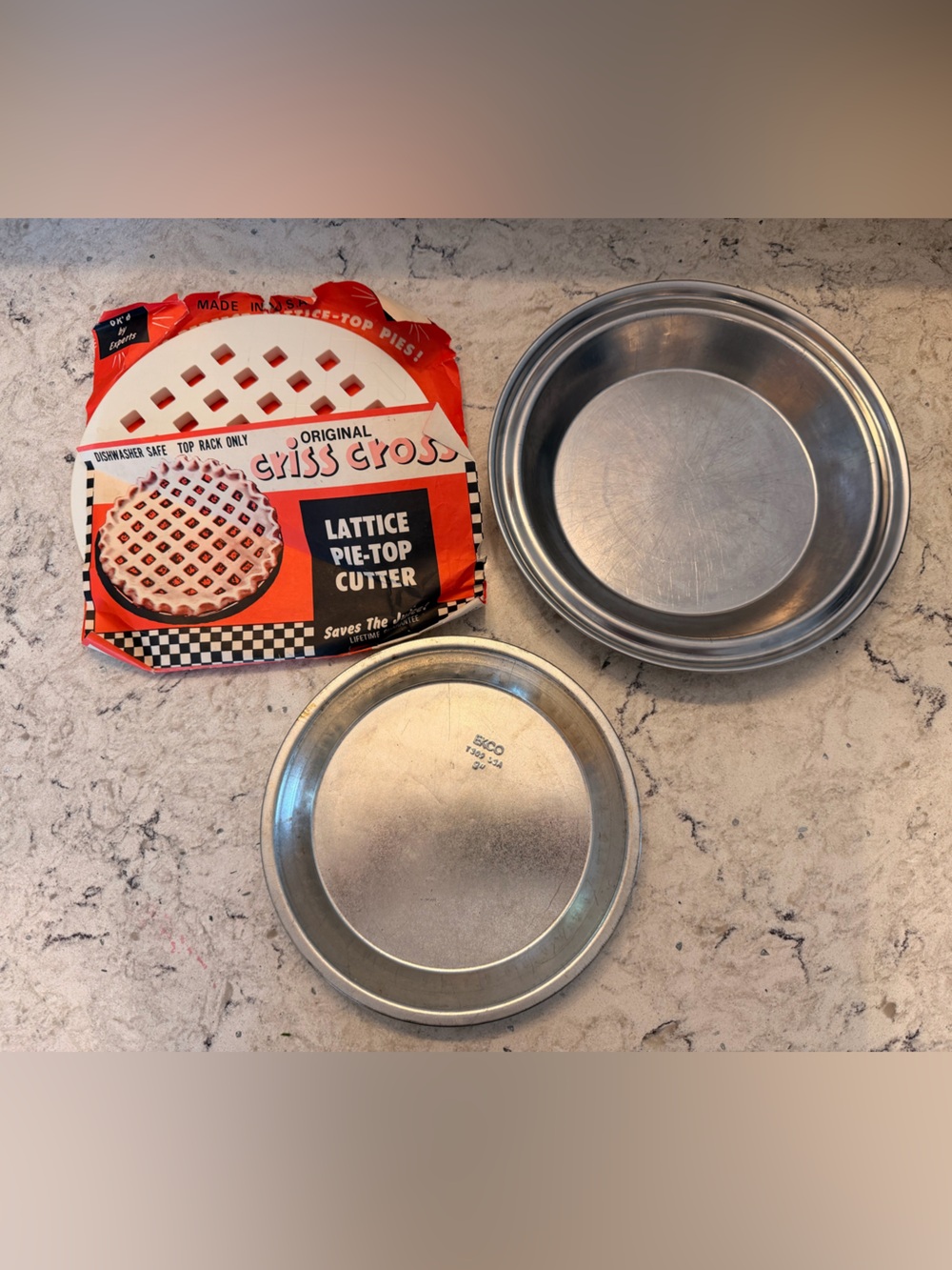 Vintage Lattice Pie-Top Cutter with Aluminum Pie Pans
